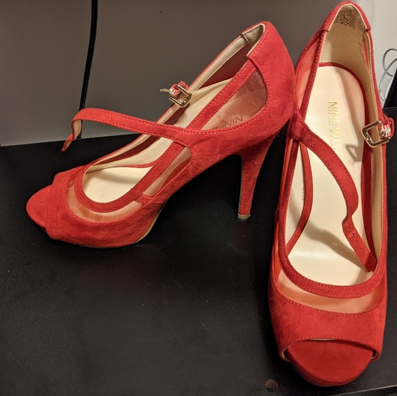 Heels - Picture 3 of 3